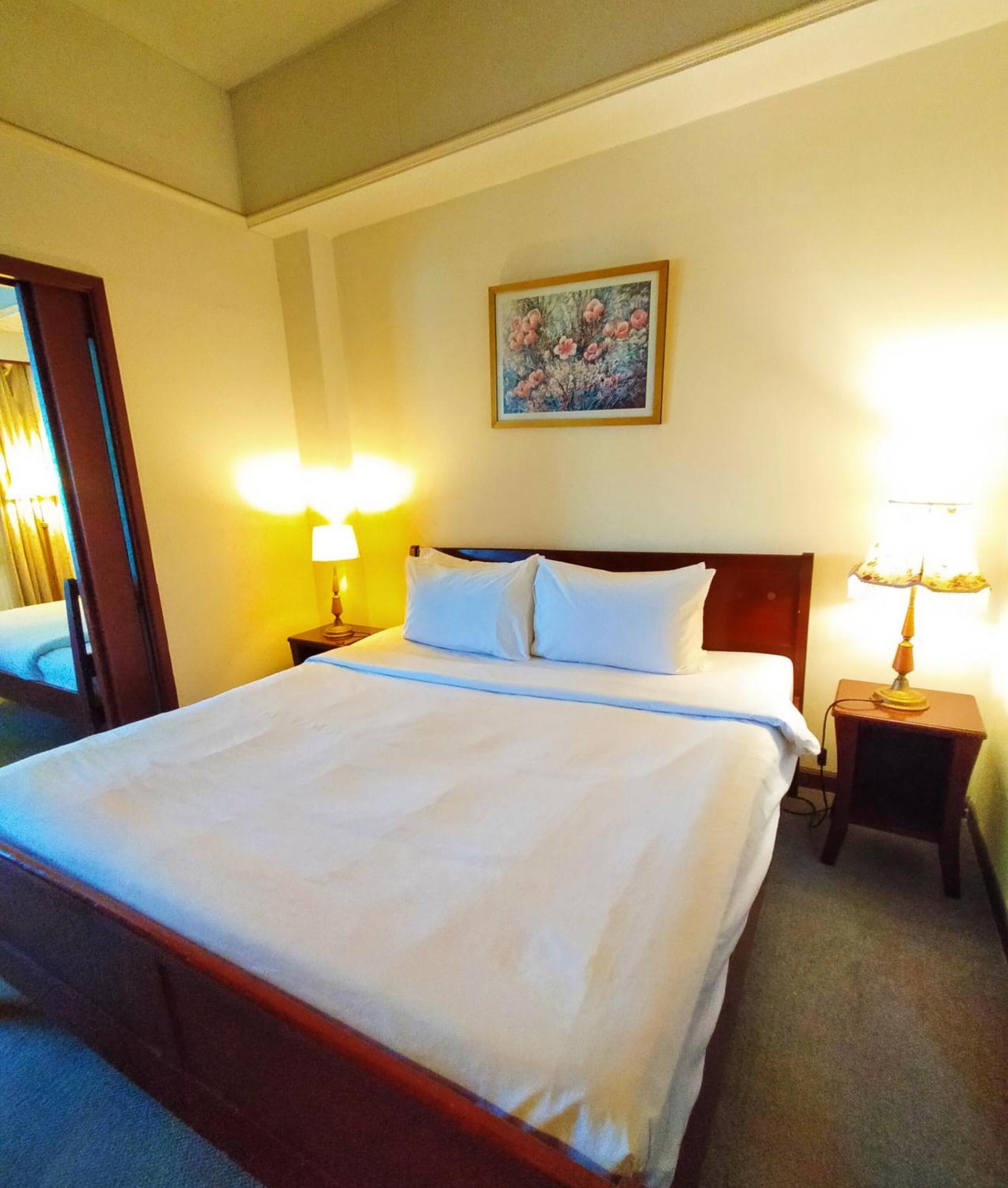 Traveler Service At Times Square Pangsapuri *